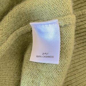 Halogen cashmere olive sweater in great condition.